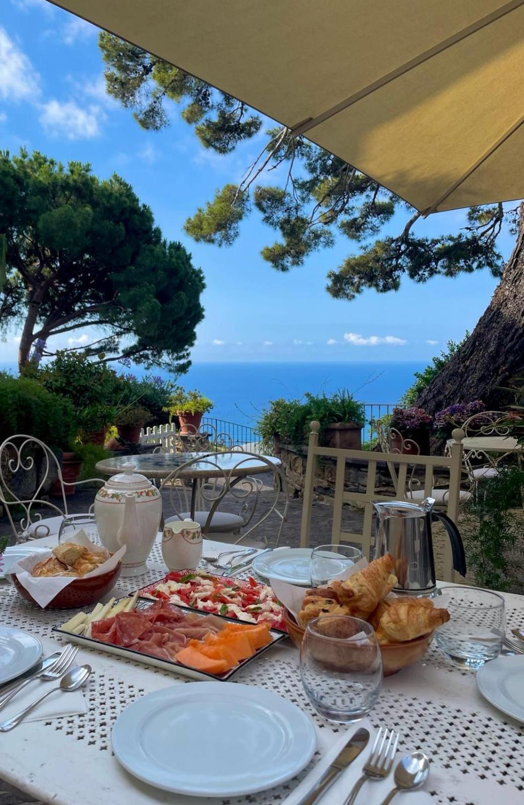 Uliveto Saglietto Agriturismo A Poggi Apartments Imperia Εξωτερικό φωτογραφία