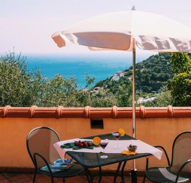 Uliveto Saglietto Agriturismo A Poggi Apartments Imperia Εξωτερικό φωτογραφία